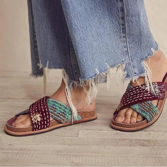 Free People Wildflowers Embroidered Tapestry Cross Band Slip On Slide Sandals 37 - Picture 1 of 5